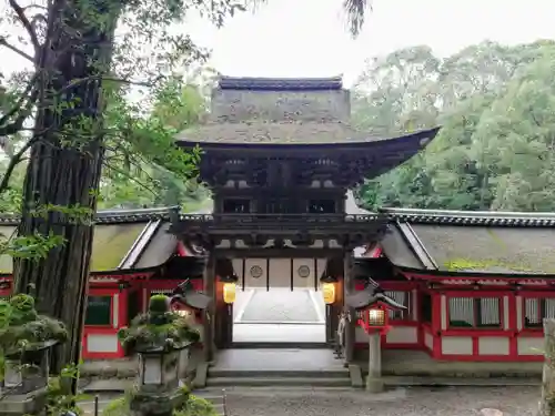 石上神宮の山門・神門