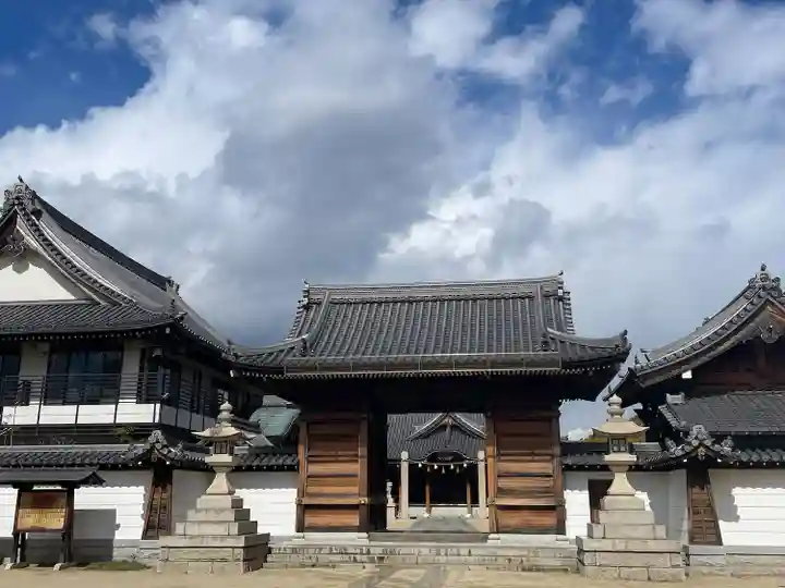 大塩天満宮の山門・神門
