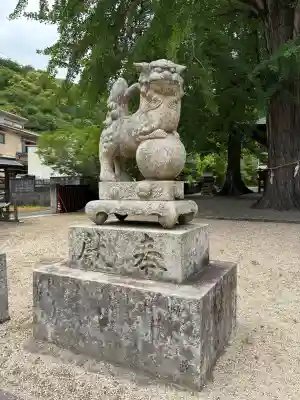 賀羅加波神社の{uncategorized: "未分類", other: "その他", undefined: "問題あり", building: "その他建物", grave: "お墓", sacred_gate: "鳥居", guardian: "狛犬", statue: "像", buddha: "仏像", history: "歴史", nature: "自然", garden: "庭園", animal: "動物", pagoda: "塔", temizu: "手水舎", mountain_gate: "山門・神門", sanctuary: "本殿・本堂", subordinate: "末社・摂社", art: "芸術", scenery: "景色", jizo: "地蔵", ema: "絵馬", goshuin: "御朱印", omikuji: "おみくじ", items: "授与品その他", amulet: "お守り", goshuincho: "御朱印帳", eats: "食事", festival: "お祭り", votive_dance: "神楽", shichigosan: "七五三参", wedding: "結婚式", experience: "体験その他", initially: "初詣", around: "周辺", anti_infection: "感染症対策"}