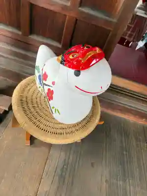 總社大神宮の{uncategorized: "未分類", other: "その他", undefined: "問題あり", building: "その他建物", grave: "お墓", sacred_gate: "鳥居", guardian: "狛犬", statue: "像", buddha: "仏像", history: "歴史", nature: "自然", garden: "庭園", animal: "動物", pagoda: "塔", temizu: "手水舎", mountain_gate: "山門・神門", sanctuary: "本殿・本堂", subordinate: "末社・摂社", art: "芸術", scenery: "景色", jizo: "地蔵", ema: "絵馬", goshuin: "御朱印", omikuji: "おみくじ", items: "授与品その他", amulet: "お守り", goshuincho: "御朱印帳", eats: "食事", festival: "お祭り", votive_dance: "神楽", shichigosan: "七五三参", wedding: "結婚式", experience: "体験その他", initially: "初詣", around: "周辺", anti_infection: "感染症対策"}