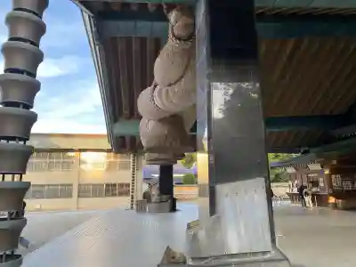 出雲大社神楽殿の{uncategorized: "未分類", other: "その他", undefined: "問題あり", building: "その他建物", grave: "お墓", sacred_gate: "鳥居", guardian: "狛犬", statue: "像", buddha: "仏像", history: "歴史", nature: "自然", garden: "庭園", animal: "動物", pagoda: "塔", temizu: "手水舎", mountain_gate: "山門・神門", sanctuary: "本殿・本堂", subordinate: "末社・摂社", art: "芸術", scenery: "景色", jizo: "地蔵", ema: "絵馬", goshuin: "御朱印", omikuji: "おみくじ", items: "授与品その他", amulet: "お守り", goshuincho: "御朱印帳", eats: "食事", festival: "お祭り", votive_dance: "神楽", shichigosan: "七五三参", wedding: "結婚式", experience: "体験その他", initially: "初詣", around: "周辺", anti_infection: "感染症対策"}