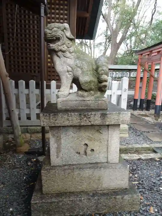羽束師坐高御産日神社の狛犬