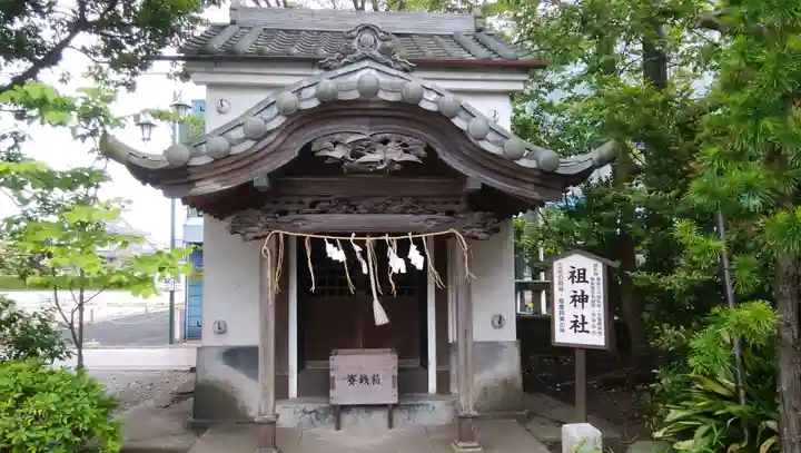 八剱八幡神社の末社・摂社