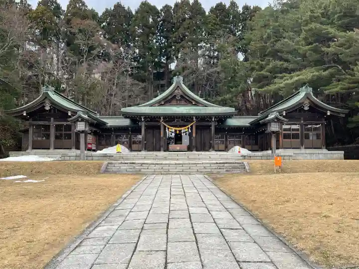 函館護國神社の{uncategorized: "未分類", other: "その他", undefined: "問題あり", building: "その他建物", grave: "お墓", sacred_gate: "鳥居", guardian: "狛犬", statue: "像", buddha: "仏像", history: "歴史", nature: "自然", garden: "庭園", animal: "動物", pagoda: "塔", temizu: "手水舎", mountain_gate: "山門・神門", sanctuary: "本殿・本堂", subordinate: "末社・摂社", art: "芸術", scenery: "景色", jizo: "地蔵", ema: "絵馬", goshuin: "御朱印", omikuji: "おみくじ", items: "授与品その他", amulet: "お守り", goshuincho: "御朱印帳", eats: "食事", festival: "お祭り", votive_dance: "神楽", shichigosan: "七五三参", wedding: "結婚式", experience: "体験その他", initially: "初詣", around: "周辺", anti_infection: "感染症対策"}