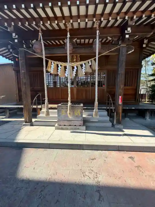 諏訪神社の{uncategorized: "未分類", other: "その他", undefined: "問題あり", building: "その他建物", grave: "お墓", sacred_gate: "鳥居", guardian: "狛犬", statue: "像", buddha: "仏像", history: "歴史", nature: "自然", garden: "庭園", animal: "動物", pagoda: "塔", temizu: "手水舎", mountain_gate: "山門・神門", sanctuary: "本殿・本堂", subordinate: "末社・摂社", art: "芸術", scenery: "景色", jizo: "地蔵", ema: "絵馬", goshuin: "御朱印", omikuji: "おみくじ", items: "授与品その他", amulet: "お守り", goshuincho: "御朱印帳", eats: "食事", festival: "お祭り", votive_dance: "神楽", shichigosan: "七五三参", wedding: "結婚式", experience: "体験その他", initially: "初詣", around: "周辺", anti_infection: "感染症対策"}