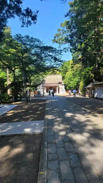 息栖神社の{uncategorized: "未分類", other: "その他", undefined: "問題あり", building: "その他建物", grave: "お墓", sacred_gate: "鳥居", guardian: "狛犬", statue: "像", buddha: "仏像", history: "歴史", nature: "自然", garden: "庭園", animal: "動物", pagoda: "塔", temizu: "手水舎", mountain_gate: "山門・神門", sanctuary: "本殿・本堂", subordinate: "末社・摂社", art: "芸術", scenery: "景色", jizo: "地蔵", ema: "絵馬", goshuin: "御朱印", omikuji: "おみくじ", items: "授与品その他", amulet: "お守り", goshuincho: "御朱印帳", eats: "食事", festival: "お祭り", votive_dance: "神楽", shichigosan: "七五三参", wedding: "結婚式", experience: "体験その他", initially: "初詣", around: "周辺", anti_infection: "感染症対策"}