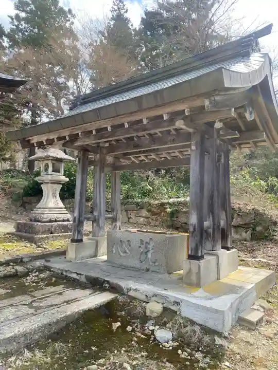 大聖寺(亀岡文殊)の{uncategorized: "未分類", other: "その他", undefined: "問題あり", building: "その他建物", grave: "お墓", sacred_gate: "鳥居", guardian: "狛犬", statue: "像", buddha: "仏像", history: "歴史", nature: "自然", garden: "庭園", animal: "動物", pagoda: "塔", temizu: "手水舎", mountain_gate: "山門・神門", sanctuary: "本殿・本堂", subordinate: "末社・摂社", art: "芸術", scenery: "景色", jizo: "地蔵", ema: "絵馬", goshuin: "御朱印", omikuji: "おみくじ", items: "授与品その他", amulet: "お守り", goshuincho: "御朱印帳", eats: "食事", festival: "お祭り", votive_dance: "神楽", shichigosan: "七五三参", wedding: "結婚式", experience: "体験その他", initially: "初詣", around: "周辺", anti_infection: "感染症対策"}