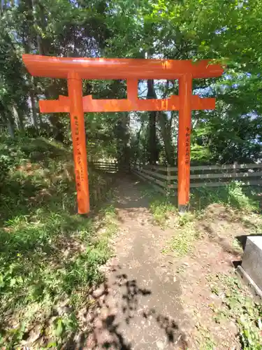 烏子稲荷神社の鳥居