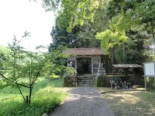 板井神社の本殿