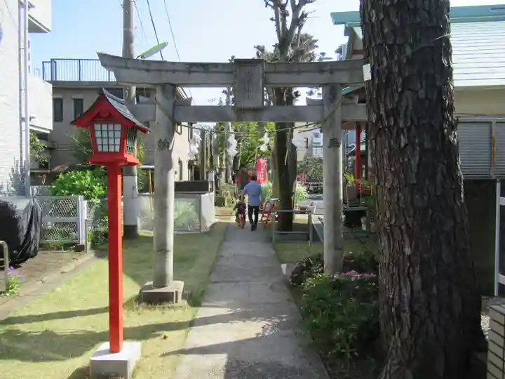 久富稲荷神社の山門・神門