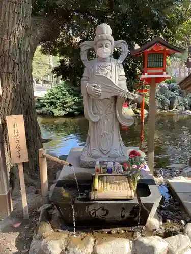 平塚八幡宮の像