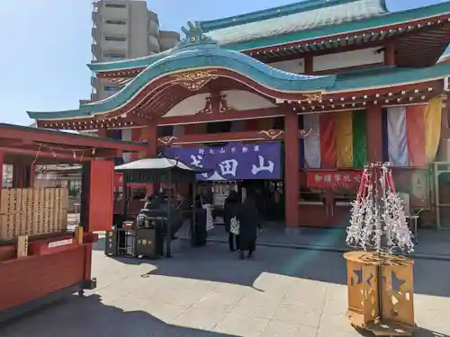 成田山横浜別院延命院の本殿・本堂