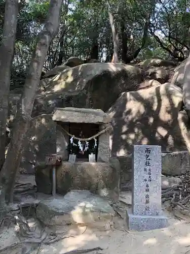 越木岩神社の末社・摂社