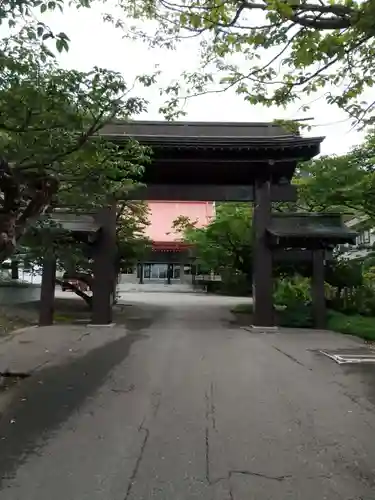 誠諦寺の山門・神門