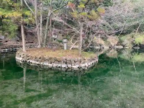 涌釜神社の庭園