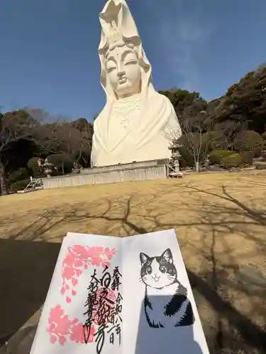 大船観音寺の{uncategorized: "未分類", other: "その他", undefined: "問題あり", building: "その他建物", grave: "お墓", sacred_gate: "鳥居", guardian: "狛犬", statue: "像", buddha: "仏像", history: "歴史", nature: "自然", garden: "庭園", animal: "動物", pagoda: "塔", temizu: "手水舎", mountain_gate: "山門・神門", sanctuary: "本殿・本堂", subordinate: "末社・摂社", art: "芸術", scenery: "景色", jizo: "地蔵", ema: "絵馬", goshuin: "御朱印", omikuji: "おみくじ", items: "授与品その他", amulet: "お守り", goshuincho: "御朱印帳", eats: "食事", festival: "お祭り", votive_dance: "神楽", shichigosan: "七五三参", wedding: "結婚式", experience: "体験その他", initially: "初詣", around: "周辺", anti_infection: "感染症対策"}