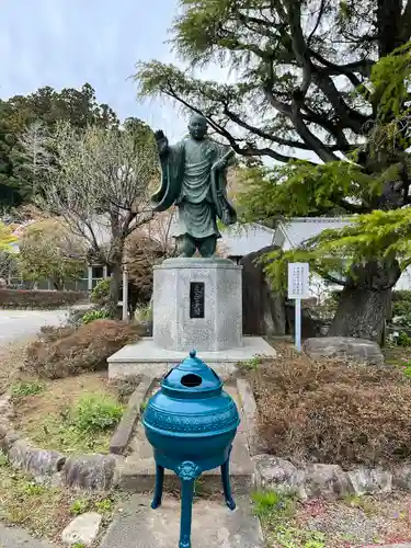 東身延藻原寺の像