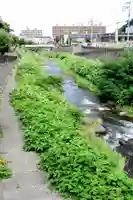 共成稲荷の周辺