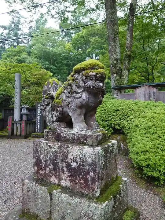 古峯神社の狛犬