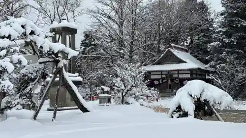 秋葉神社の{uncategorized: "未分類", other: "その他", undefined: "問題あり", building: "その他建物", grave: "お墓", sacred_gate: "鳥居", guardian: "狛犬", statue: "像", buddha: "仏像", history: "歴史", nature: "自然", garden: "庭園", animal: "動物", pagoda: "塔", temizu: "手水舎", mountain_gate: "山門・神門", sanctuary: "本殿・本堂", subordinate: "末社・摂社", art: "芸術", scenery: "景色", jizo: "地蔵", ema: "絵馬", goshuin: "御朱印", omikuji: "おみくじ", items: "授与品その他", amulet: "お守り", goshuincho: "御朱印帳", eats: "食事", festival: "お祭り", votive_dance: "神楽", shichigosan: "七五三参", wedding: "結婚式", experience: "体験その他", initially: "初詣", around: "周辺", anti_infection: "感染症対策"}