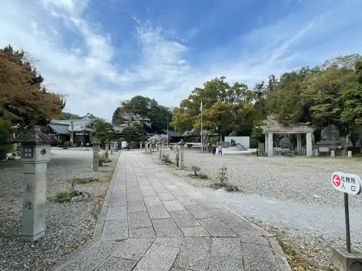 滋賀県護国神社の{uncategorized: "未分類", other: "その他", undefined: "問題あり", building: "その他建物", grave: "お墓", sacred_gate: "鳥居", guardian: "狛犬", statue: "像", buddha: "仏像", history: "歴史", nature: "自然", garden: "庭園", animal: "動物", pagoda: "塔", temizu: "手水舎", mountain_gate: "山門・神門", sanctuary: "本殿・本堂", subordinate: "末社・摂社", art: "芸術", scenery: "景色", jizo: "地蔵", ema: "絵馬", goshuin: "御朱印", omikuji: "おみくじ", items: "授与品その他", amulet: "お守り", goshuincho: "御朱印帳", eats: "食事", festival: "お祭り", votive_dance: "神楽", shichigosan: "七五三参", wedding: "結婚式", experience: "体験その他", initially: "初詣", around: "周辺", anti_infection: "感染症対策"}