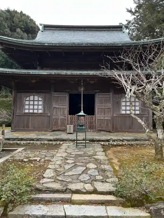 洞春寺の{uncategorized: "未分類", other: "その他", undefined: "問題あり", building: "その他建物", grave: "お墓", sacred_gate: "鳥居", guardian: "狛犬", statue: "像", buddha: "仏像", history: "歴史", nature: "自然", garden: "庭園", animal: "動物", pagoda: "塔", temizu: "手水舎", mountain_gate: "山門・神門", sanctuary: "本殿・本堂", subordinate: "末社・摂社", art: "芸術", scenery: "景色", jizo: "地蔵", ema: "絵馬", goshuin: "御朱印", omikuji: "おみくじ", items: "授与品その他", amulet: "お守り", goshuincho: "御朱印帳", eats: "食事", festival: "お祭り", votive_dance: "神楽", shichigosan: "七五三参", wedding: "結婚式", experience: "体験その他", initially: "初詣", around: "周辺", anti_infection: "感染症対策"}