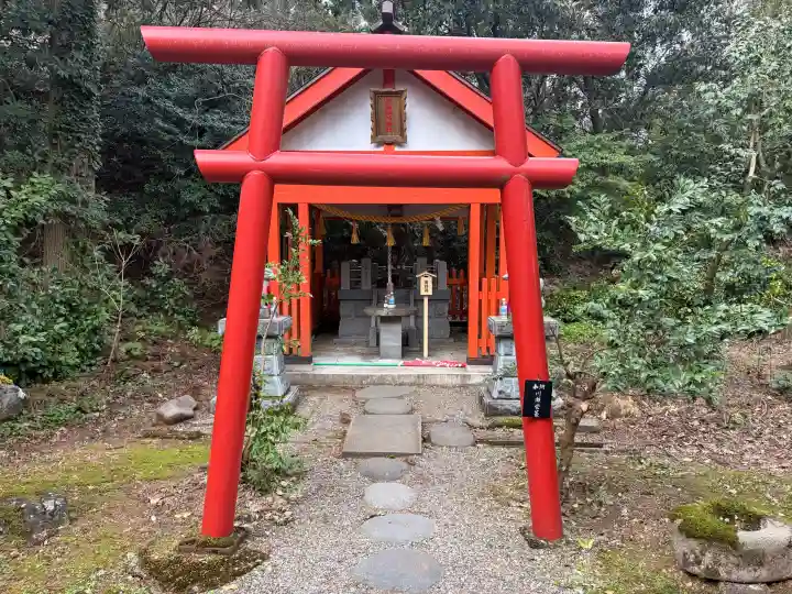 春日山神社の{uncategorized: "未分類", other: "その他", undefined: "問題あり", building: "その他建物", grave: "お墓", sacred_gate: "鳥居", guardian: "狛犬", statue: "像", buddha: "仏像", history: "歴史", nature: "自然", garden: "庭園", animal: "動物", pagoda: "塔", temizu: "手水舎", mountain_gate: "山門・神門", sanctuary: "本殿・本堂", subordinate: "末社・摂社", art: "芸術", scenery: "景色", jizo: "地蔵", ema: "絵馬", goshuin: "御朱印", omikuji: "おみくじ", items: "授与品その他", amulet: "お守り", goshuincho: "御朱印帳", eats: "食事", festival: "お祭り", votive_dance: "神楽", shichigosan: "七五三参", wedding: "結婚式", experience: "体験その他", initially: "初詣", around: "周辺", anti_infection: "感染症対策"}