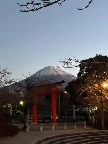 富士山本宮浅間大社の{uncategorized: "未分類", other: "その他", undefined: "問題あり", building: "その他建物", grave: "お墓", sacred_gate: "鳥居", guardian: "狛犬", statue: "像", buddha: "仏像", history: "歴史", nature: "自然", garden: "庭園", animal: "動物", pagoda: "塔", temizu: "手水舎", mountain_gate: "山門・神門", sanctuary: "本殿・本堂", subordinate: "末社・摂社", art: "芸術", scenery: "景色", jizo: "地蔵", ema: "絵馬", goshuin: "御朱印", omikuji: "おみくじ", items: "授与品その他", amulet: "お守り", goshuincho: "御朱印帳", eats: "食事", festival: "お祭り", votive_dance: "神楽", shichigosan: "七五三参", wedding: "結婚式", experience: "体験その他", initially: "初詣", around: "周辺", anti_infection: "感染症対策"}