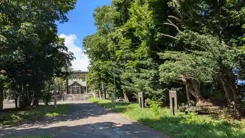 江別神社の庭園