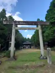 岩作御嶽山（御嶽神社）の鳥居