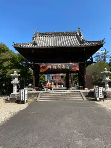 八事山 興正寺の山門・神門