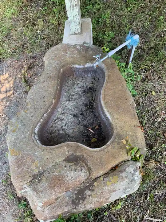 東神社の手水舎