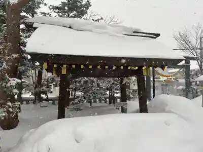 烈々布神社の手水舎