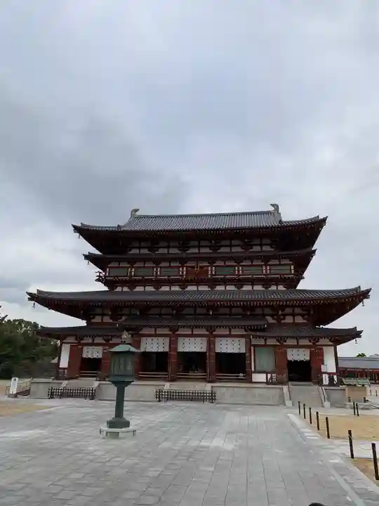 薬師寺の本殿・本堂