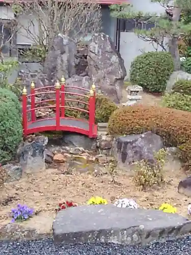 大鏑神社の庭園