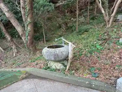 御津神社の{uncategorized: "未分類", other: "その他", undefined: "問題あり", building: "その他建物", grave: "お墓", sacred_gate: "鳥居", guardian: "狛犬", statue: "像", buddha: "仏像", history: "歴史", nature: "自然", garden: "庭園", animal: "動物", pagoda: "塔", temizu: "手水舎", mountain_gate: "山門・神門", sanctuary: "本殿・本堂", subordinate: "末社・摂社", art: "芸術", scenery: "景色", jizo: "地蔵", ema: "絵馬", goshuin: "御朱印", omikuji: "おみくじ", items: "授与品その他", amulet: "お守り", goshuincho: "御朱印帳", eats: "食事", festival: "お祭り", votive_dance: "神楽", shichigosan: "七五三参", wedding: "結婚式", experience: "体験その他", initially: "初詣", around: "周辺", anti_infection: "感染症対策"}