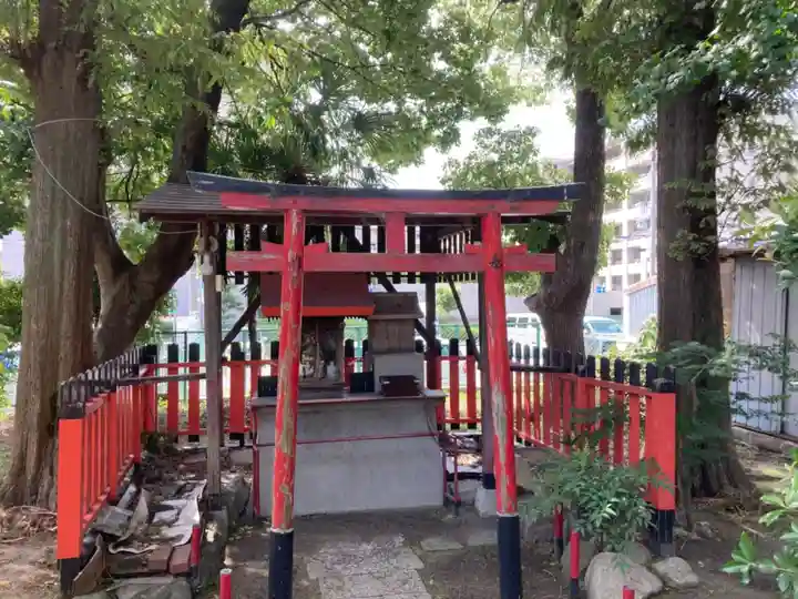 東鳴尾皇太神社の末社・摂社