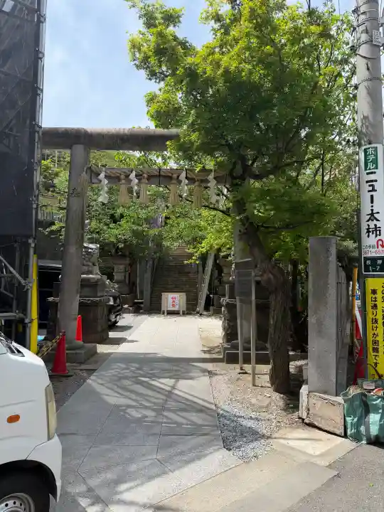 元三島神社の{uncategorized: "未分類", other: "その他", undefined: "問題あり", building: "その他建物", grave: "お墓", sacred_gate: "鳥居", guardian: "狛犬", statue: "像", buddha: "仏像", history: "歴史", nature: "自然", garden: "庭園", animal: "動物", pagoda: "塔", temizu: "手水舎", mountain_gate: "山門・神門", sanctuary: "本殿・本堂", subordinate: "末社・摂社", art: "芸術", scenery: "景色", jizo: "地蔵", ema: "絵馬", goshuin: "御朱印", omikuji: "おみくじ", items: "授与品その他", amulet: "お守り", goshuincho: "御朱印帳", eats: "食事", festival: "お祭り", votive_dance: "神楽", shichigosan: "七五三参", wedding: "結婚式", experience: "体験その他", initially: "初詣", around: "周辺", anti_infection: "感染症対策"}