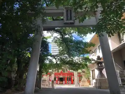 玉造稲荷神社の鳥居