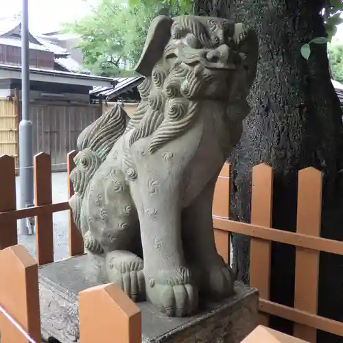 嶺御嶽神社の狛犬