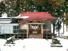 新山神社の本殿