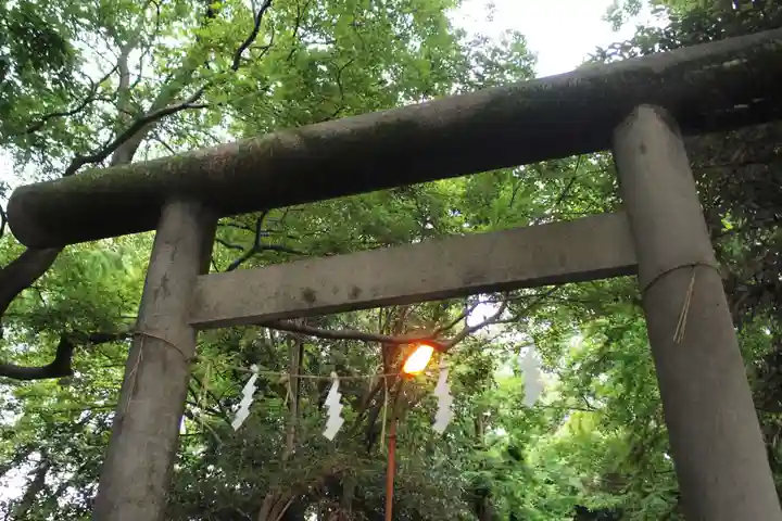 越ヶ谷久伊豆神社の鳥居