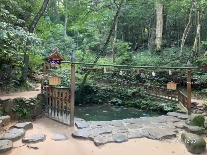 八重垣神社の庭園