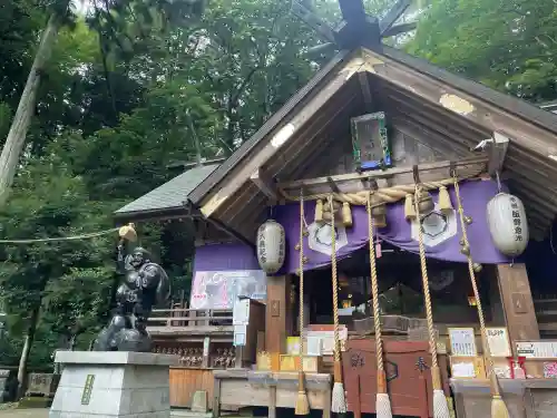 中之嶽神社の{uncategorized: "未分類", other: "その他", undefined: "問題あり", building: "その他建物", grave: "お墓", sacred_gate: "鳥居", guardian: "狛犬", statue: "像", buddha: "仏像", history: "歴史", nature: "自然", garden: "庭園", animal: "動物", pagoda: "塔", temizu: "手水舎", mountain_gate: "山門・神門", sanctuary: "本殿・本堂", subordinate: "末社・摂社", art: "芸術", scenery: "景色", jizo: "地蔵", ema: "絵馬", goshuin: "御朱印", omikuji: "おみくじ", items: "授与品その他", amulet: "お守り", goshuincho: "御朱印帳", eats: "食事", festival: "お祭り", votive_dance: "神楽", shichigosan: "七五三参", wedding: "結婚式", experience: "体験その他", initially: "初詣", around: "周辺", anti_infection: "感染症対策"}
