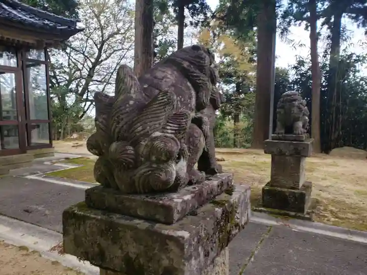 宇志多気社の狛犬