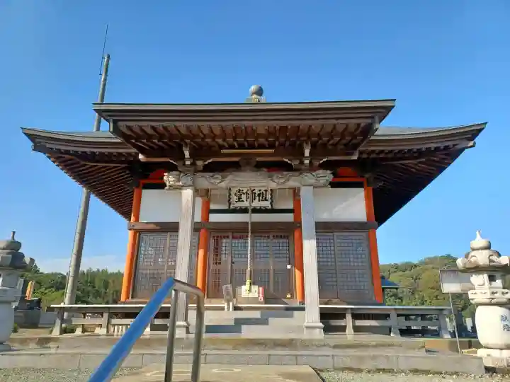 妙昌寺の{uncategorized: "未分類", other: "その他", undefined: "問題あり", building: "その他建物", grave: "お墓", sacred_gate: "鳥居", guardian: "狛犬", statue: "像", buddha: "仏像", history: "歴史", nature: "自然", garden: "庭園", animal: "動物", pagoda: "塔", temizu: "手水舎", mountain_gate: "山門・神門", sanctuary: "本殿・本堂", subordinate: "末社・摂社", art: "芸術", scenery: "景色", jizo: "地蔵", ema: "絵馬", goshuin: "御朱印", omikuji: "おみくじ", items: "授与品その他", amulet: "お守り", goshuincho: "御朱印帳", eats: "食事", festival: "お祭り", votive_dance: "神楽", shichigosan: "七五三参", wedding: "結婚式", experience: "体験その他", initially: "初詣", around: "周辺", anti_infection: "感染症対策"}