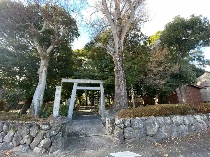 ニ木神社の{uncategorized: "未分類", other: "その他", undefined: "問題あり", building: "その他建物", grave: "お墓", sacred_gate: "鳥居", guardian: "狛犬", statue: "像", buddha: "仏像", history: "歴史", nature: "自然", garden: "庭園", animal: "動物", pagoda: "塔", temizu: "手水舎", mountain_gate: "山門・神門", sanctuary: "本殿・本堂", subordinate: "末社・摂社", art: "芸術", scenery: "景色", jizo: "地蔵", ema: "絵馬", goshuin: "御朱印", omikuji: "おみくじ", items: "授与品その他", amulet: "お守り", goshuincho: "御朱印帳", eats: "食事", festival: "お祭り", votive_dance: "神楽", shichigosan: "七五三参", wedding: "結婚式", experience: "体験その他", initially: "初詣", around: "周辺", anti_infection: "感染症対策"}