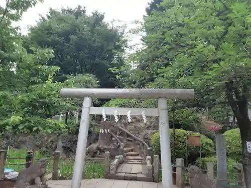 鳩森八幡神社の鳥居