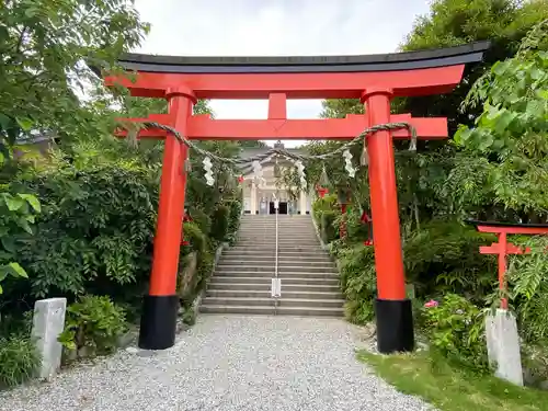 二川伏見稲荷の鳥居