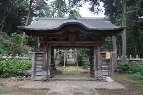 月照寺の山門